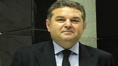 وزير قطاع الأعمال يبحث مصير القومية للإسمنت مع ممثلي العاملين