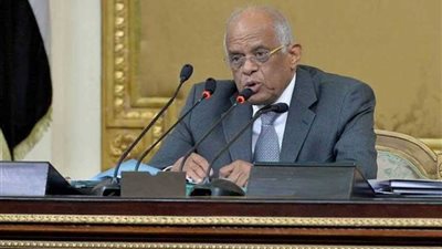 رئيس البرلمان ينتقد تصفيق النواب لرئيس الوزراء