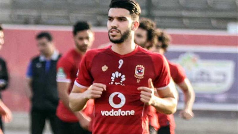 الأهلي يعاقب أزارو