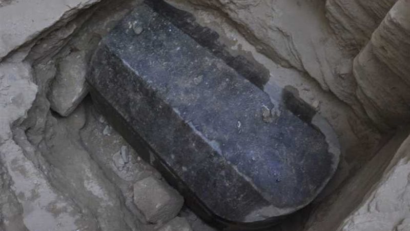 بالصور.. اكتشاف تابوت