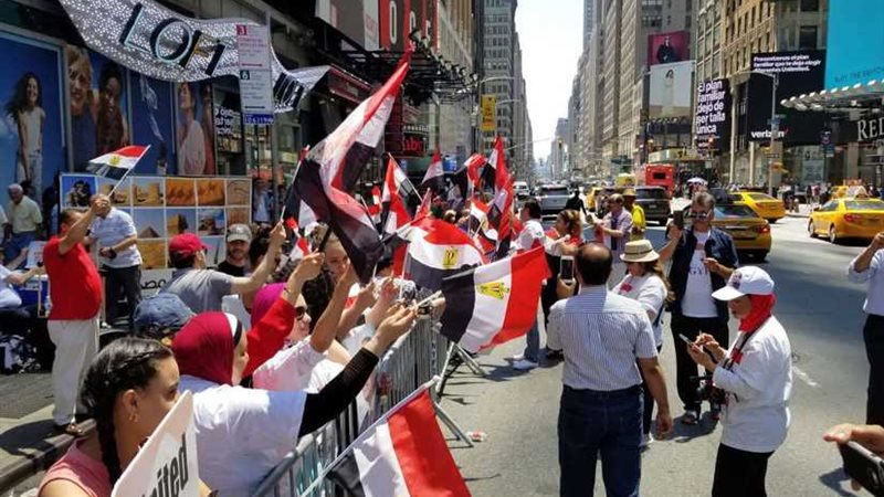 احتفالات حاشدة للجالية