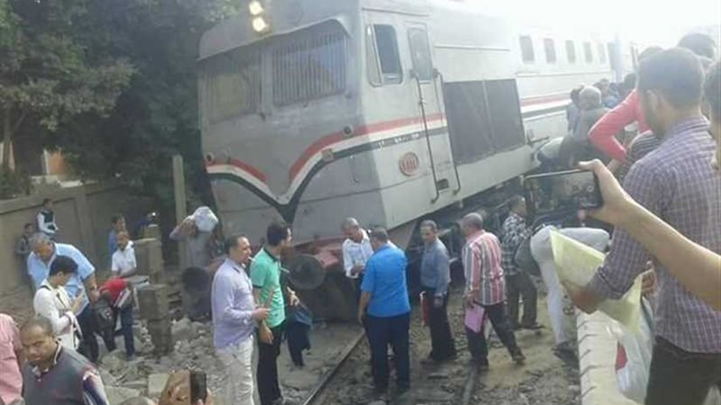 اصطدام قطار بجرار