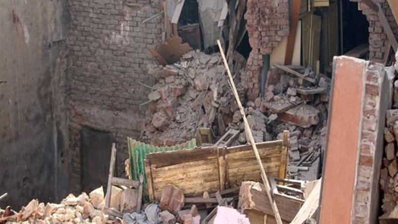 انهيار عقارين بالساحل..