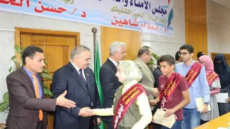 تكريم 110 طلاب متفوقين