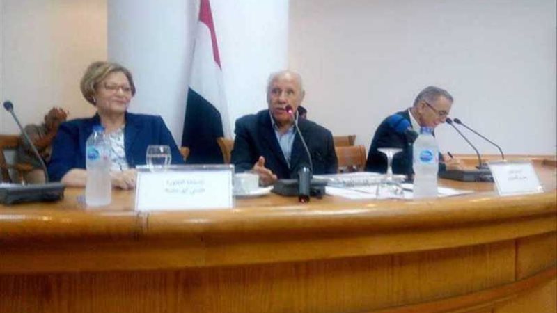 خبير تنمية بصالون