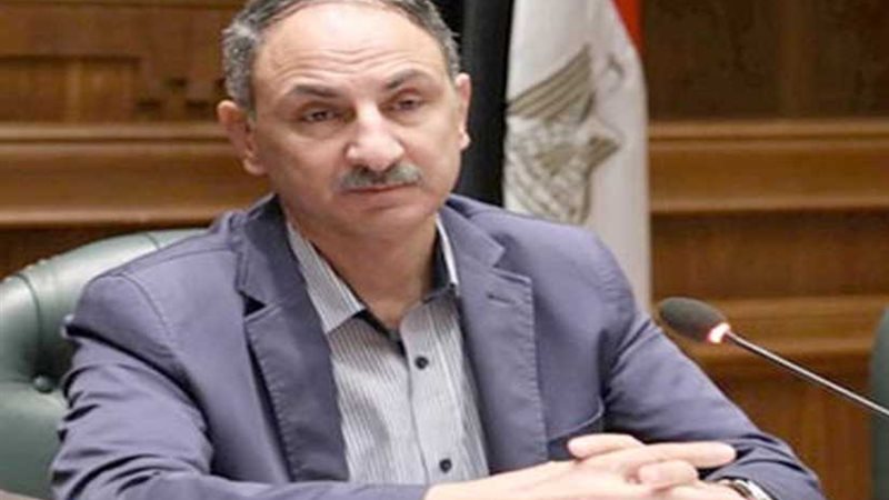 برلماني يقدم 3 طلبات