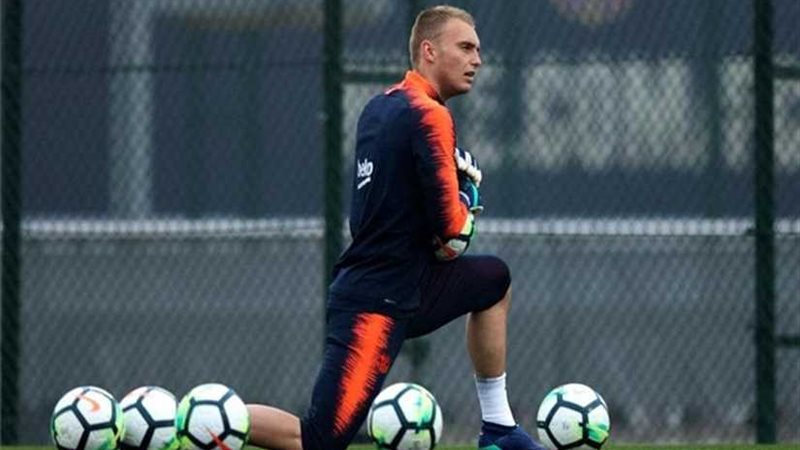 ليفربول ينفي اعتزامه