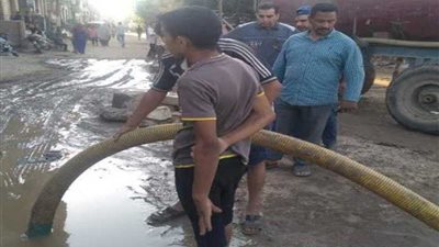 بالصور.. مصرع وإصابة 4 عمال إثر سقوطهم في بالوعة صرف صحي بشبين القناطر