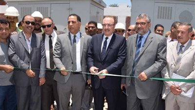 محافظ بني سويف يفتتح ويتفقد مشروعات الصرف الصحي