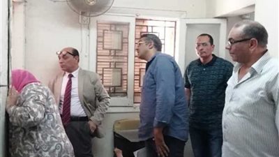 مدير شمال شرق التأمين الصحي يتفقد اللجنة الطبية بالدقهلية