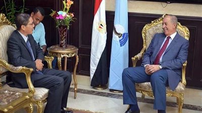 محافظ البحر الأحمر وسفير فيتنام يبحثان إقامة الأسبوع الثقافي الفيتنامي بالغردقة