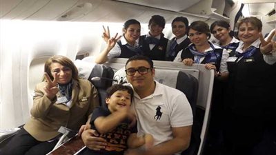 عودة الرائد محمود الكومي من لندن بعد رحلة علاج استغرقت عدة أشهر