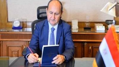 وزيرا التجارة والصناعة والبيئة يبحثان تطبيق الاشتراطات البيئية فى الصناعة المصرية