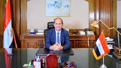 وزير التجارة يبحث تطوير صناعة ودباغة الجلود وزيادة معدلات التصدير