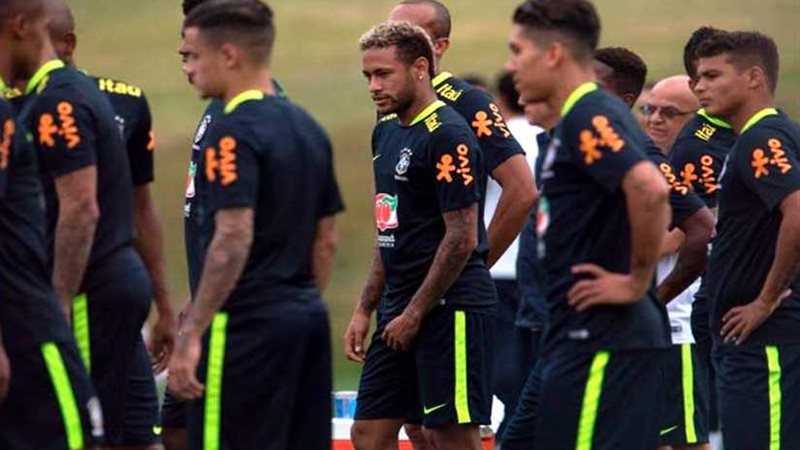 منتخب البرازيل يواصل