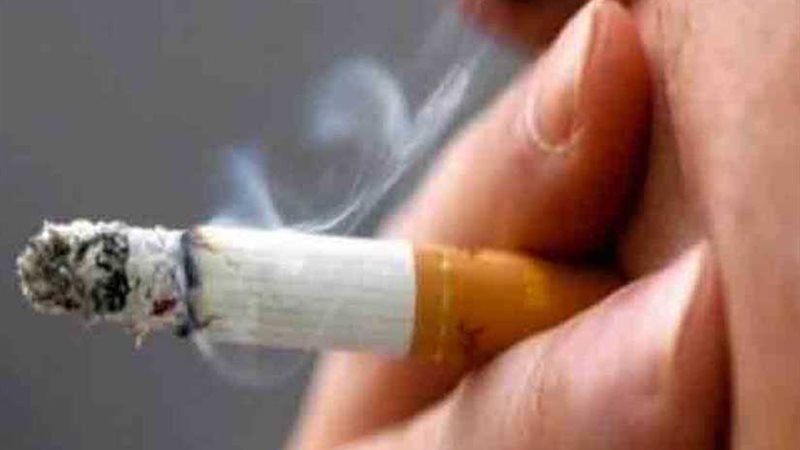 أستاذة أمراض صدرية: