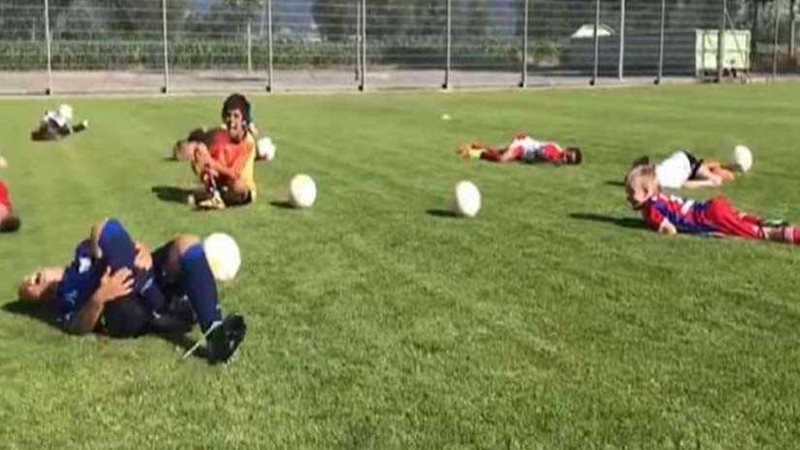 شاهد.. أطفال يتدربون