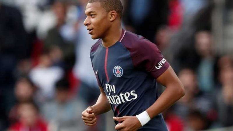 مبابي: بوفون صفقة