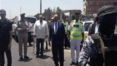 بالصور.. مدير أمن البحيرة يتفقد الأكمنة المرورية بمدينة دمنهور