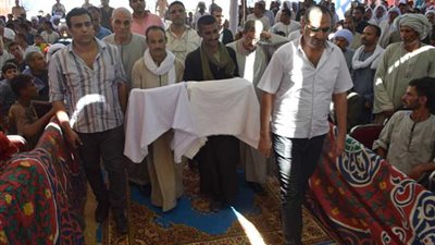 محافظ المنيا يشهد جلسة صلح بين عائلتين بمركز ملوي