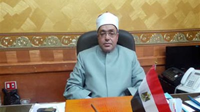 الأوقاف تعاقب خطيبًا وموظفين بسبب 
