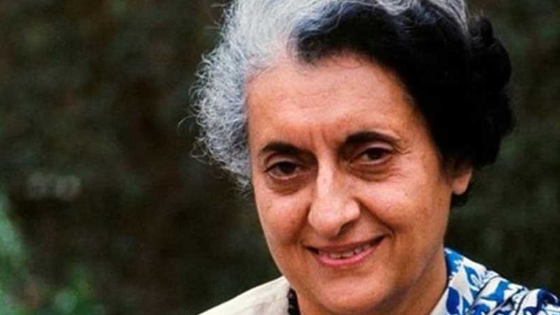 لقاء نادر لـأنديرا