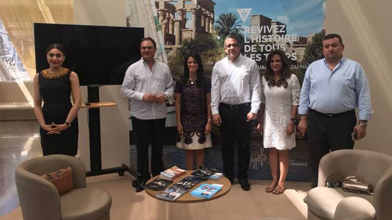 وزير الآثار يزور