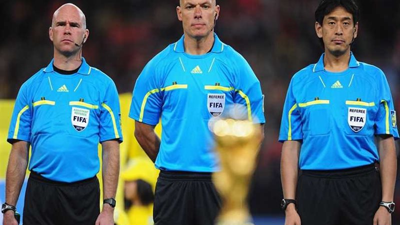 الفيفا: 12 حكما متاحا