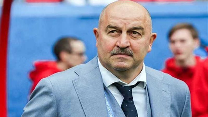 مدرب روسيا يتمني