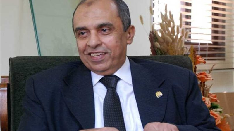 إحالة موظف بالحجر