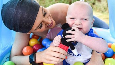 بالصور.. حكاية أم خاطرت بحياتها من أجل الحفاظ على 