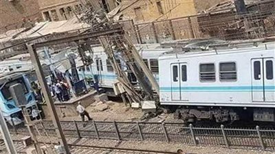 المترو يستعين بونش السكة الحديد لرفع عربتي قطار المرج