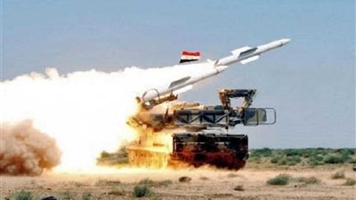 الدفاعات الجوية السورية تتصدى لغارة إسرائيلية على القنيطرة