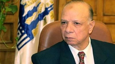 محافظ القاهرة يكرم عددا من المشاركين بمؤتمر