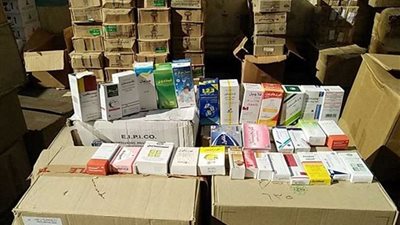 مكافحة المخدرات تحبط تهريب شحنة عقاقير للخارج