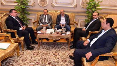 وفد نقابة الصحفيين يلتقي هيكل لبحث ملاحظاتهم على القانون