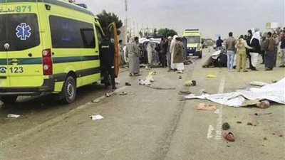 مصرع ٤ أشخاص وإصابة ٧ آخرين في حادث انقلاب سيارة بقنا