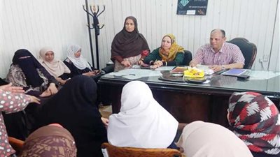 منصور: يناقش آليات مكافحة العدوي بـ 