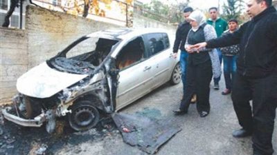 مستوطنون يحرقون سيارتين جنوب نابلس