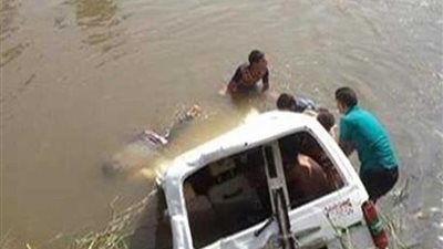 مصرع سيدة وإصابة 4 من أسرة واحدة إثر سقوط سيارة بترعة غرب الإسكندرية