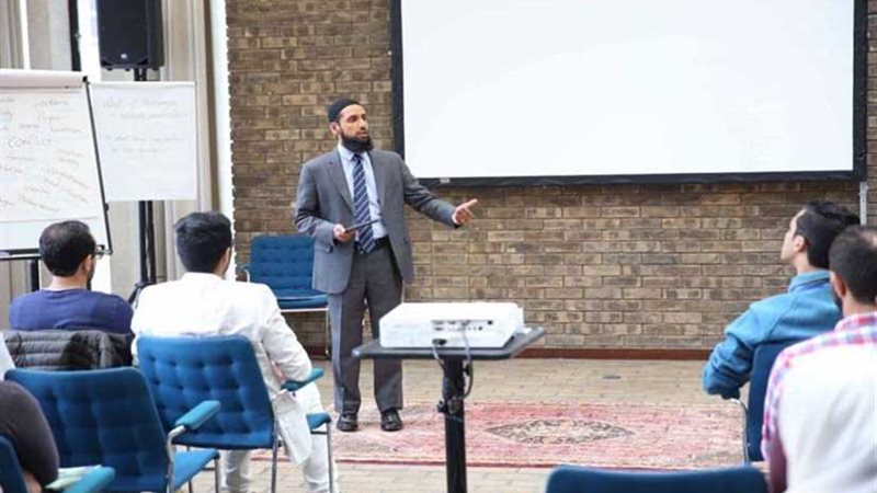 صناع السلام يناقش