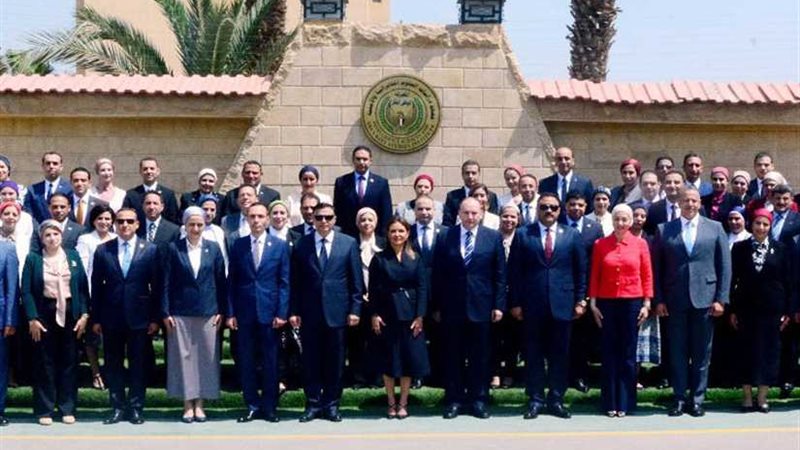 وزيرة الاستثمار تلتقى