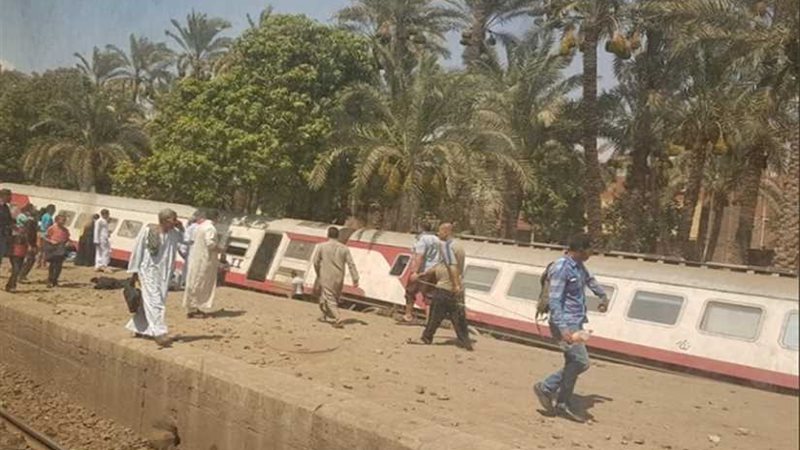 سيدة في قطار «القاهرة