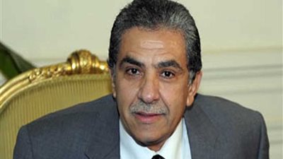 مجلس النواب يكرم وزير البيئة السابق