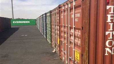 جمارك العين السخنة تحبط محاولة تهريب أدوات تجميل بـ 377 ألف جنيه