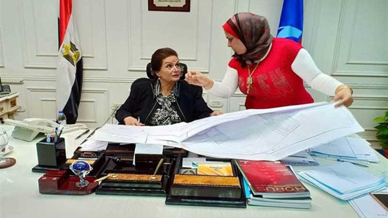 نادية عبده تعتمد