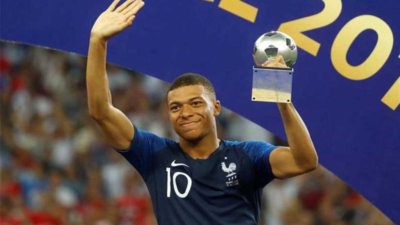 مبابيه وكورتوا أفضل