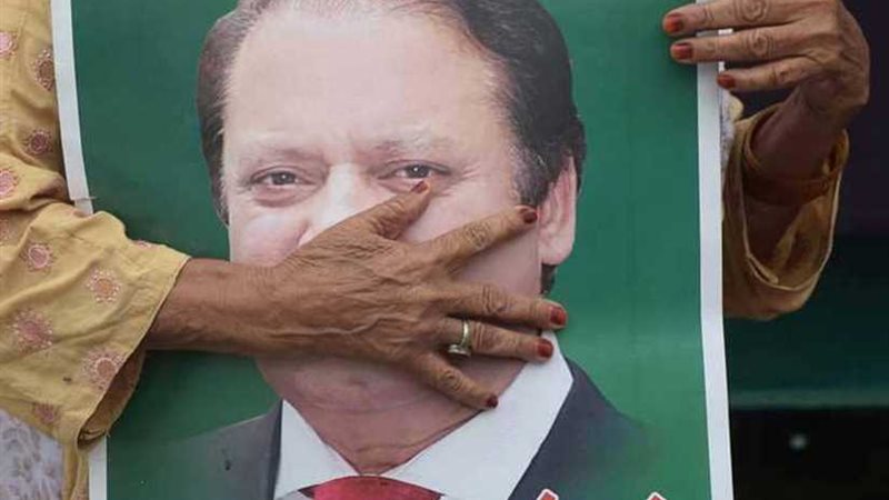 باكستان تفتح تحقيقا