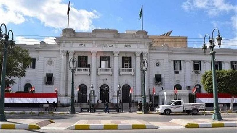 إحالة ٦ موظفين بتعليم