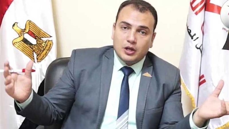 شريف نادي يُحيط وزير